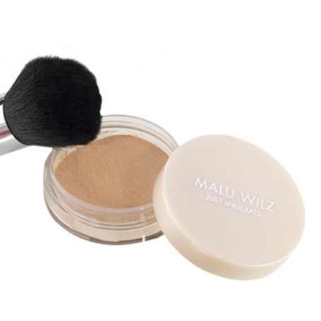 Malu Wilz mineral powder foundation