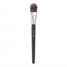 Malu Wilz make-up brush